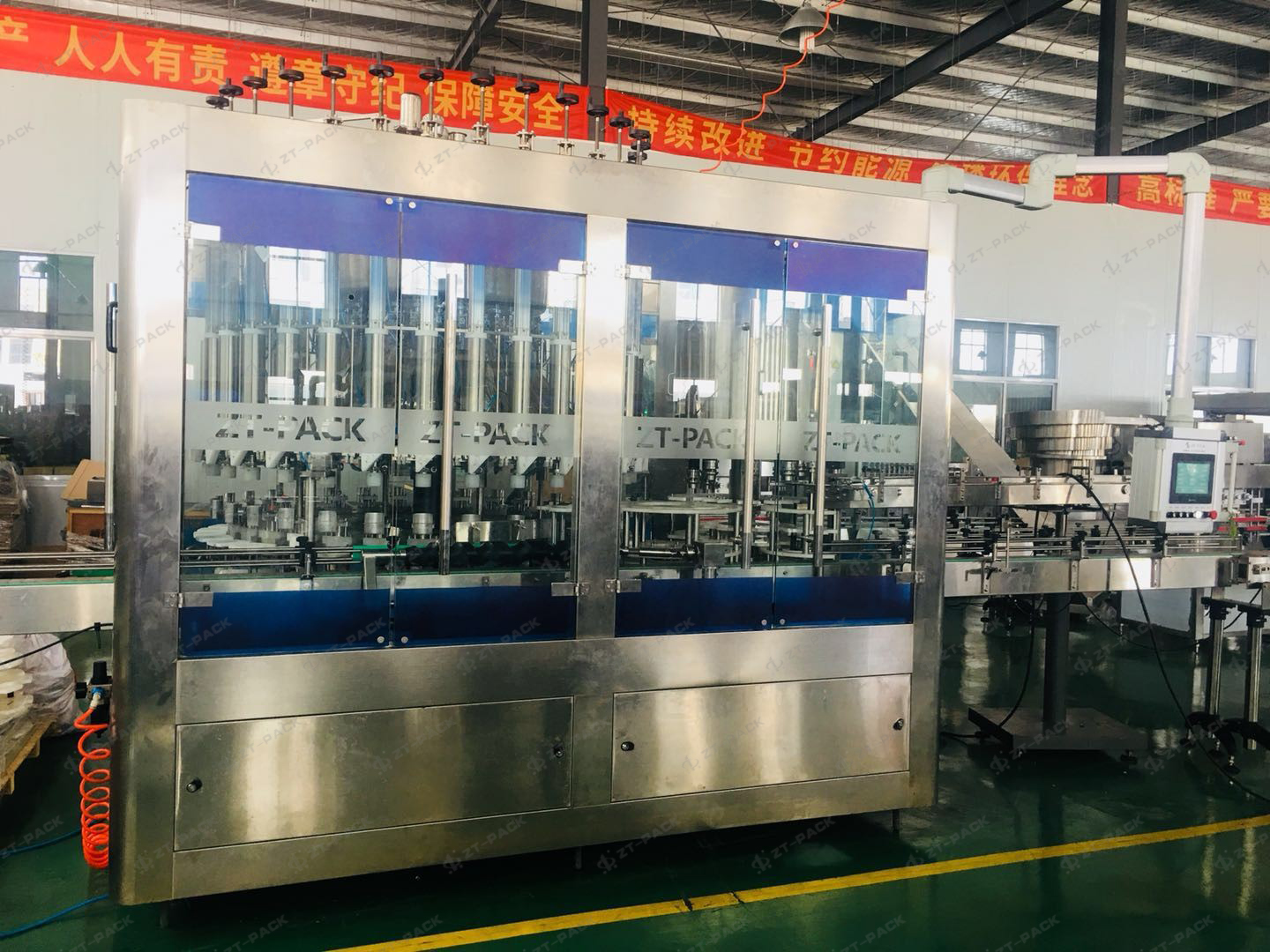 7000-8000BPH Rotary Monoblockkolbenfüllungsmaschine